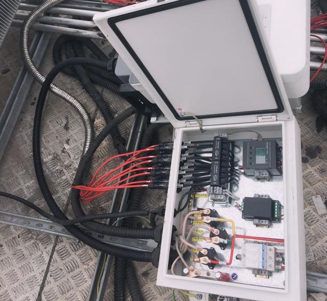 Warum Ihnen hervorragende Lichtbogenerkennungstechnologie dabei helfen kann, Geld zu sparen