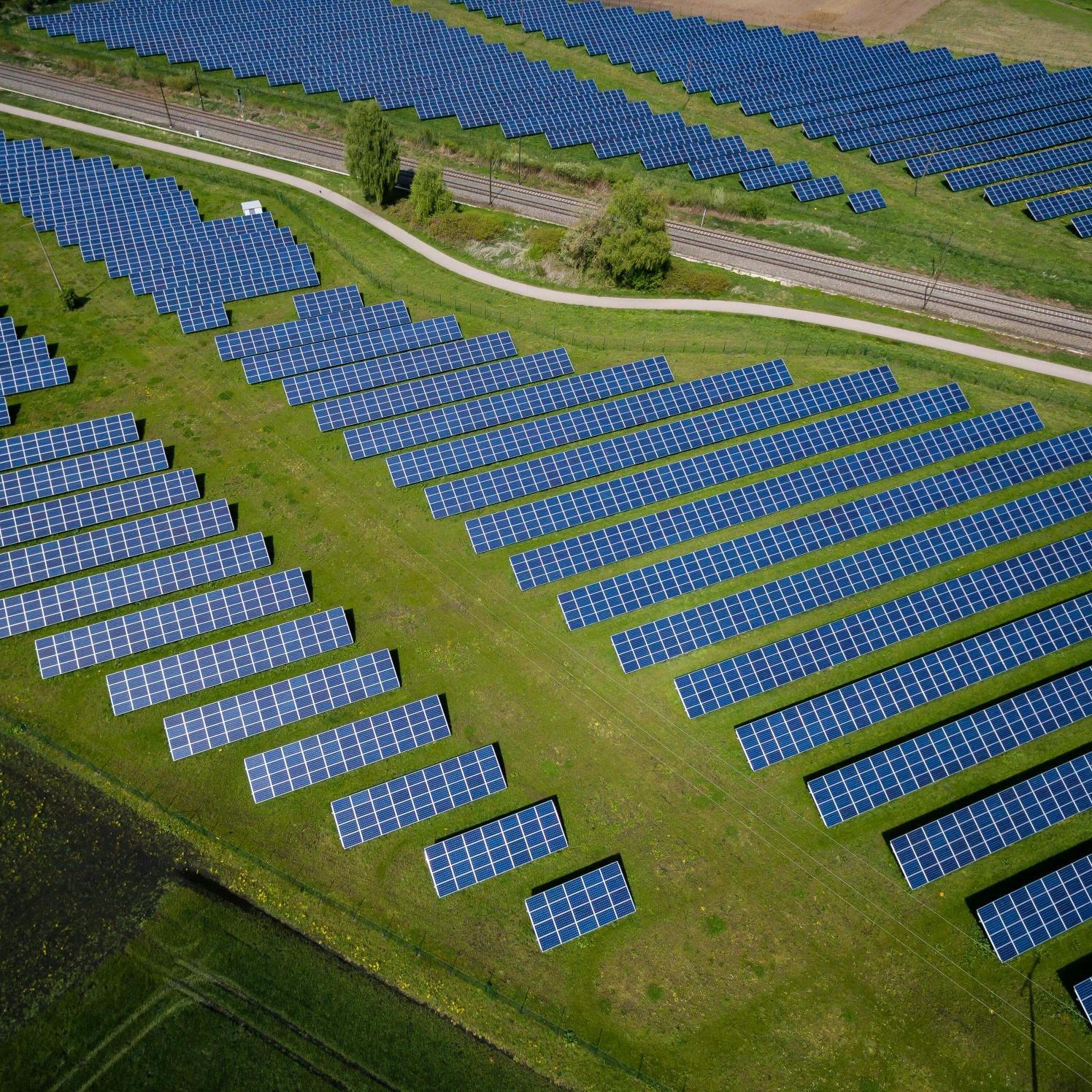 MLPE-Hersteller vergleichen: Warum Fonrich für thailändische Solarprojekte auszeichnet